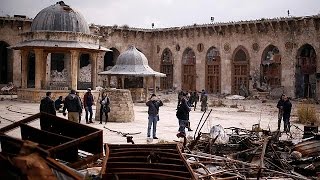 Siria Damasco mostra che ora Aleppo è sicura ma in migliaia sono ancora intrappolati [upl. by Eugaet]