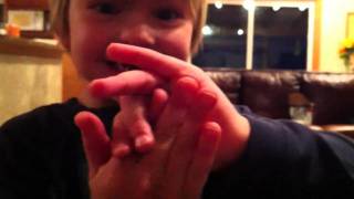 Josiahs Splitting Finger Trick [upl. by Darmit1]