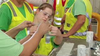 Espaço para todos funcionários com Síndrome de Down são exemplos no trabalho [upl. by Samid]