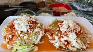 Tostadas de pollo y una salsa pero bien rica [upl. by Shelton]