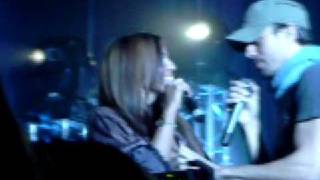 Enrique Iglesias et Nadiya  Tired of being sorry live [upl. by Edda]