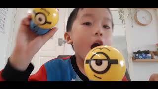 Unboxing Wobblers Minion Part 1 [upl. by Ruhtra2]