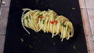 Spaghetti Aglio e Olio Vegan friendly 4k S01E04 [upl. by Ayatan]