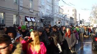 Bericht lesen Kürzung der MaturaVorbereitungsstunden Salzburgs Schüler gehen auf die Straße [upl. by Lecrad]