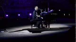 Cesare Cremonini  Vieni A Vedere Perchè  Concerto al Pianoforte  Taormina [upl. by Aneehs511]