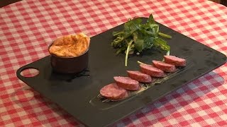 Recette  saucisse fumée et soufflé au fromage  Météo à la carte [upl. by Berlyn]