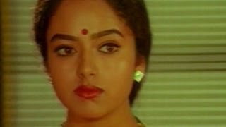 Pavitra Bandham Movie  Venkatesh amp Soundarya Love Scene VenkateshSoundarya [upl. by Adnirolc899]