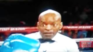 Referee Steve Willis loving his job  Crawford Vs Lundy [upl. by Adlay]