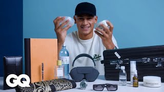 EMILIO SAKRAYA 10 Dinge ohne die der Schauspieler amp Sänger nicht leben kann  10 Essentials  GQ [upl. by Zhang]