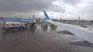 Aterrizaje lluvioso en Aeroparque Buenos Aires [upl. by Waxman575]