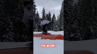 Johnny Hancheck stepping up his dancing skills in the DNA PRO 😮‍💨deeluxeboots snowboarding [upl. by Ellenahc]