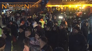 Demonstration in Ostfriesland Kevin Kühnert wird vom Landvolk mit Hupkonzert begrüßt [upl. by Yssirhc281]