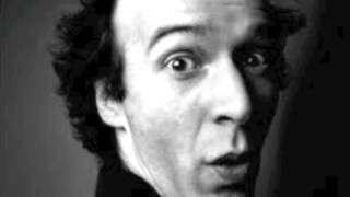 Spettacolo Roberto Benigni a Pistoia in piazza del Duomo anni 80 [upl. by Ainigriv]