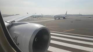 Emirates Boeing 777300ER takeoff Dubai on hazy boxing day [upl. by Virgilia]