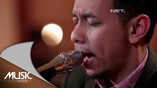 Pongki Barata  Maaf  Jikustik Cover Live at Music Everywhere [upl. by Nanfa]