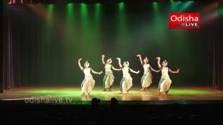 Odissi Dance Performance  FT Srjan Odissi Academy by Guru Kelucharan Mohapatra [upl. by Bram]