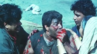 Dharmendra sacrifice his life  Hum Se Na Takrana  Action Scene 1414 [upl. by Waldner670]