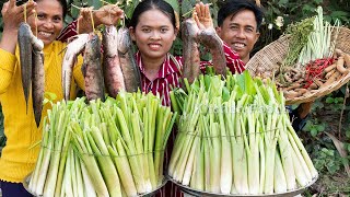 Cooking Monochoria Hastata Fresh Vegetables with Channa Striata Fish 6Kg Sour Soup  Sharing Foods [upl. by Dowling]