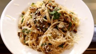 Spaghetti Aglio E Olio Recipe  Garlic Spaghetti  Italian Pasta Recipe  Ruchis Kitchen [upl. by Issac19]