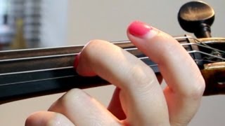 How To Do VIBRATO in the VIOLINVIOLA Slow MOTION wrist vibrato [upl. by Llenrac]