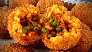 ARANCINI DI RISO AL RAGÙ ricetta siciliana [upl. by Anitnerolf]