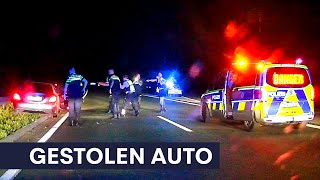 Politie  Achtervolging gestolen auto  Duitse politie zet spijkermatten in [upl. by Niuqauj]