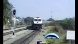 Vizag Nanded Express Approaching Nizamabad Railway Station [upl. by Clim]