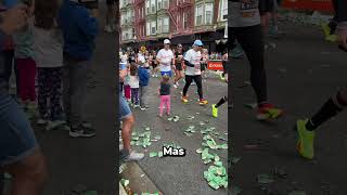 Esta MENINA vai fazer algo MUITO FOFO durante essa CORRIDA 😨 [upl. by Einaffets]