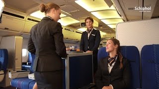 Een ochtend met de stewardessenopleiding [upl. by Iyre]