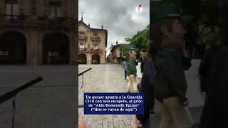 Un menor apunta con una pistola a un Guardia Civil en Oñate Guipúzcoa [upl. by Beauregard213]