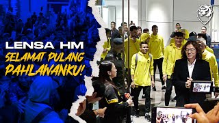 Selamat pulang ke tanahair pahlawanku Demi Harimau Malaya KLIA dibanjiri peminat dan penyokong [upl. by Ardnaeed]