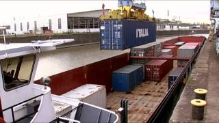 Kräne Schiffe Kähne Container Schmuggel und Polizei  der Frankfurter Hafen  doku [upl. by Arreik]