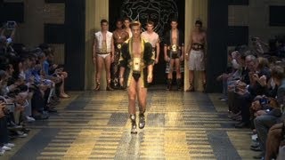 Milan  Versace Homme PrintempsEté 2013 [upl. by Laehcar]