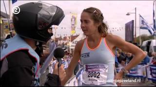 Kustmarathon Zeeland 2013 Finish en interview winnares Anjolie Engels [upl. by Enileuqcaj]