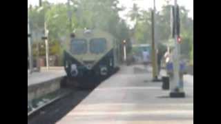 Blaring Honking DEMU departs Srirangam [upl. by Jaddo]