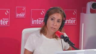 Léa Salamé rouge écarlate  un invité débarque nu sur France inter séquence cocasse [upl. by Adnahcal]