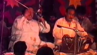 Tumhe Dillagi Bhool Jani Padegi by Nusrat Fateh Ali Khan Very Old Live Rare Video [upl. by Liauqram]