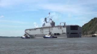 Navire de guerre quotBPC Mistralquot et un Destroyer Quebec 23 juin 2014 Daniel et Nathalie [upl. by Neirda]