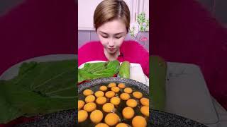 chineses a comer ovo cru asmr chinesefood food koreanfood mukbang comida ovo eatingegg egg [upl. by Borras]