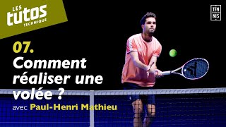 Comment réaliser une volée   Tuto Tennis Technique 7 avec PaulHenri Mathieu  FFT [upl. by Farland823]