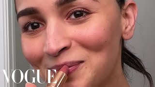 The Weird Way Alia Bhatt Applies Her Lipstick [upl. by Ettegroeg41]