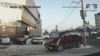 NEW car accident in RussiaToyota Previa crashДТП автокатастрофе aвари [upl. by Brigit]