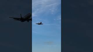 BOEING 737400 flying over Frobisher Bay before landing at Iqaluit Airport iqaluit aviation [upl. by Nnylacissej513]