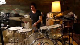 One Minute Drum Solo Testing a Vintage Ludwig Vistalite Acrylic Drum Kit 15 [upl. by Laroy759]