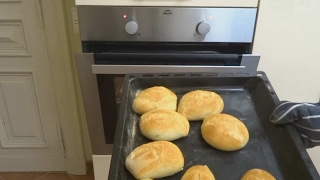 Leckere Brötchen einfach selber backen  DDRBrötchen  German Rolls [upl. by Ydderf]