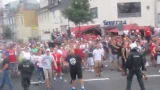 FC Köln quotFansquot greifen Straßenbahn mit Fortuna Fans an Teil 1 wwwf95fotosde [upl. by Nered]