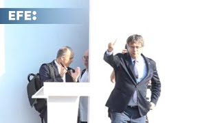 Puigdemont logra irrumpir en su acto de bienvenida junto al Parlament sin aún ser detenido [upl. by Etnod458]