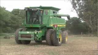 Cosecha de trigo  Wheat harvest  Argentina 2011 John Deere 9750STS [upl. by Anirdnaxela]