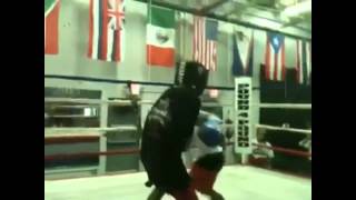 Future champ Lito Vasquez blue trunks in 1st clip red in 2nd EsNews Boxing [upl. by Idihc]