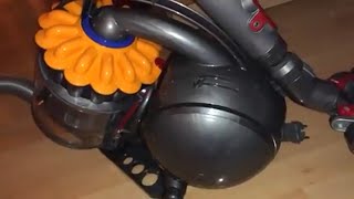 Dyson DC33c Origin beutelloser Bodenstaubsauger 750 W unboxing und Anleitung [upl. by Ylhsa]